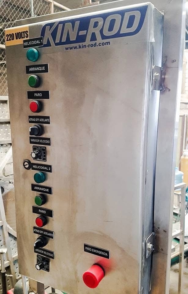 Tablero de control KIN-ROD para Cooker con botonera de operación para HELICOIDAL 1, HELICOIDAL 2, arranque, paro, variador de velocidad y paro de emergencia